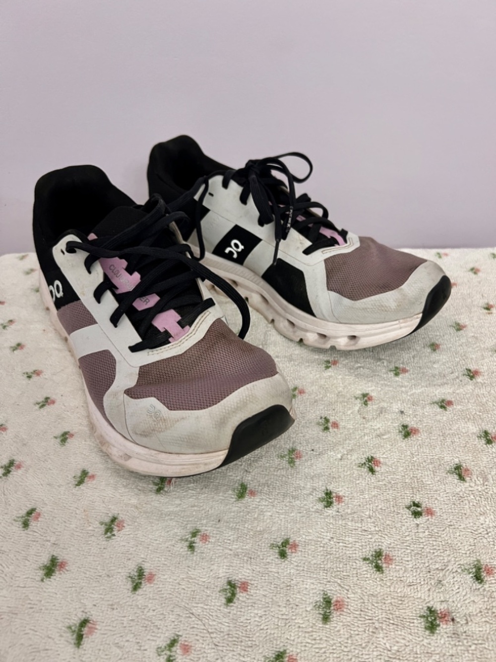 "On Running" Women's Cloudrunner Sneakers Heron/Black Footwear Women Size 10